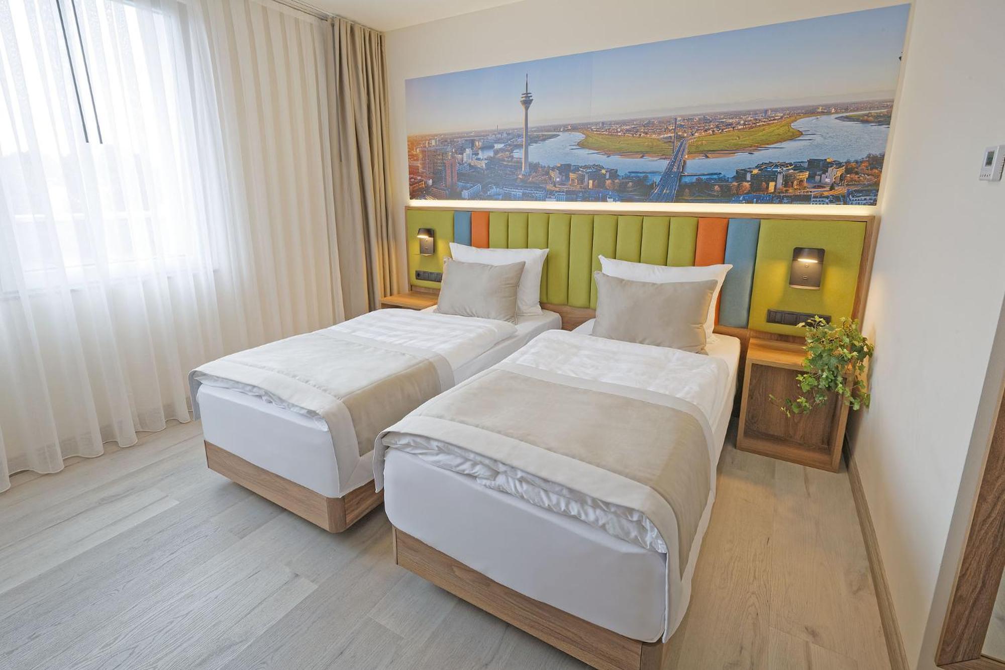 Friends Hotel Duesseldorf-Airport Ратинген Экстерьер фото